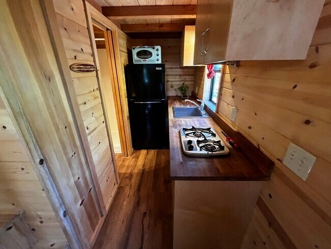 Foto del edificio - 171 Gold Ridge Rd