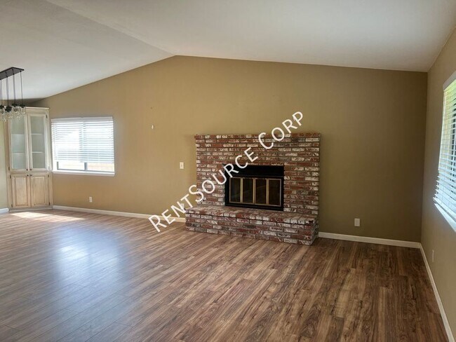 Building Photo - 4 Bedroom Single Story Home for Rent in We...