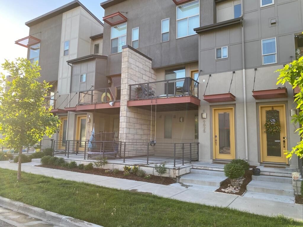 Primary Photo - 9025 E 49th Pl