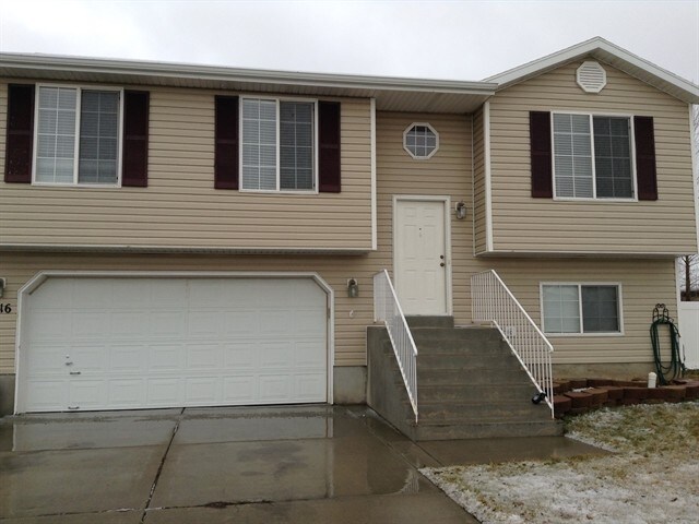 Primary Photo - 2116 N 2090 W