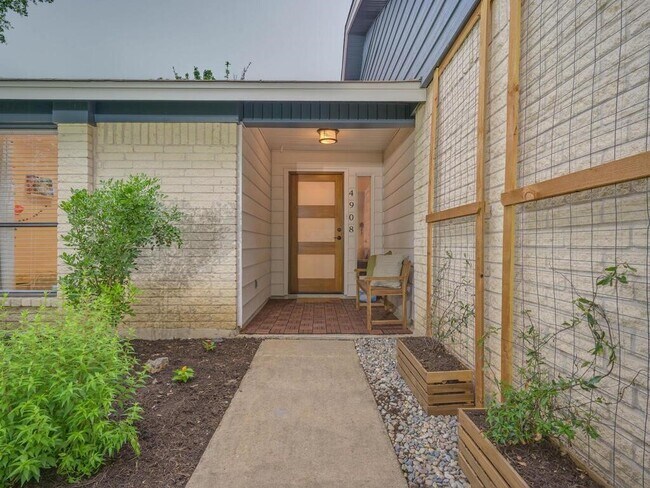 Foto del edificio - 4908 Dry Oak Trail