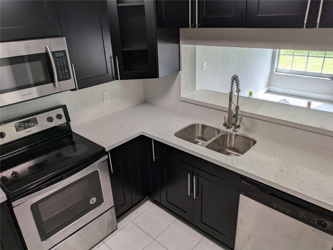Foto del edificio - 2471 SW 85th Terrace