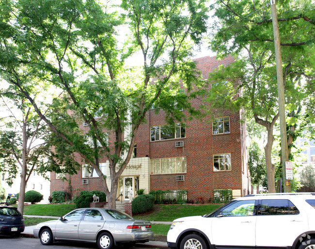 Building Photo - Goldsborough Apartments