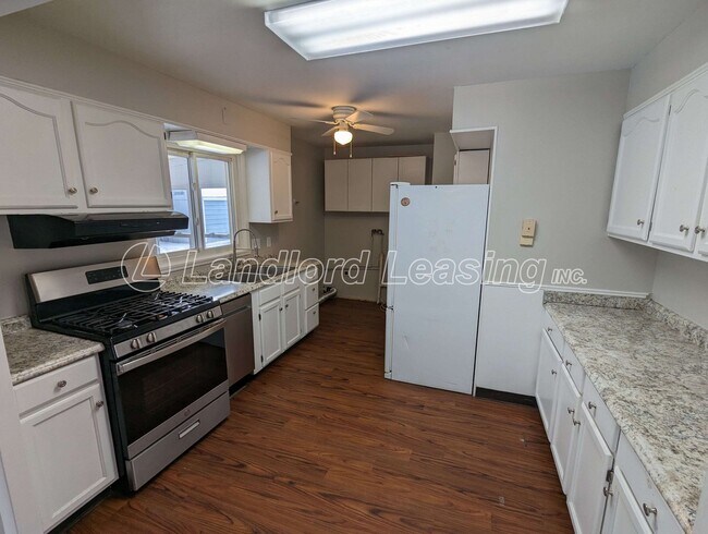 Foto del edificio - Avon Lake Ranch with Fresh Updates, Vaulted Ceilings, and More!
