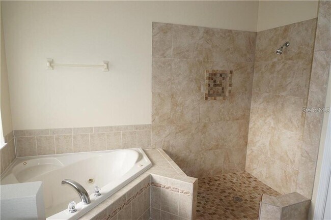 Foto del edificio - 839 Princeton Dr