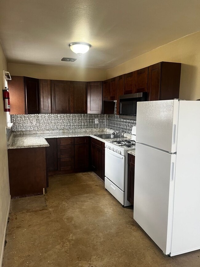 Building Photo - Coming Soon- Dog Friendly Single Family Home For Lease