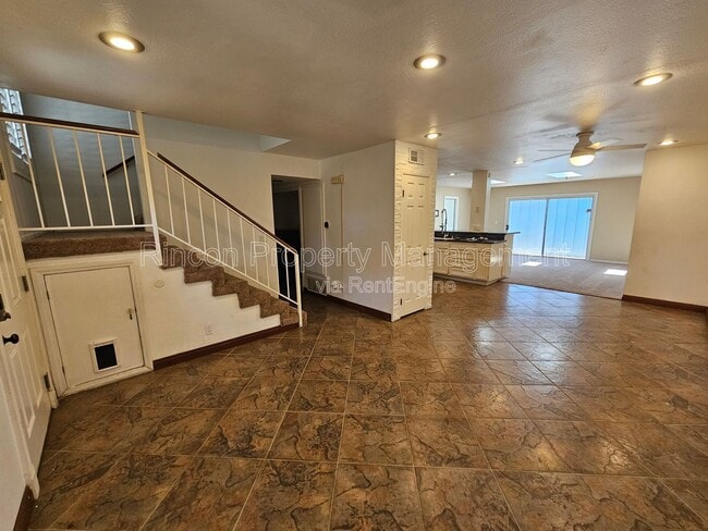 Building Photo - 2632 Captains Ave