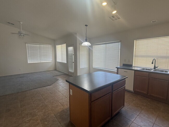 Foto del edificio - Spacious home in Rancho El Dorado