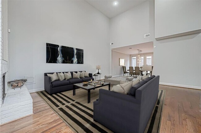 Foto del edificio - 2527 Potomac Dr