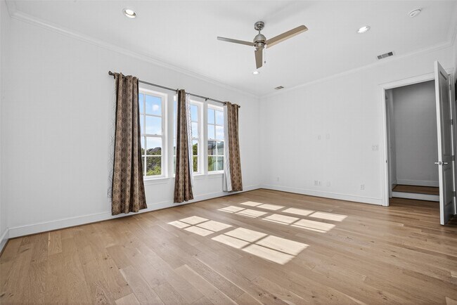 Foto del edificio - 2713 Kinsley Oaks Dr