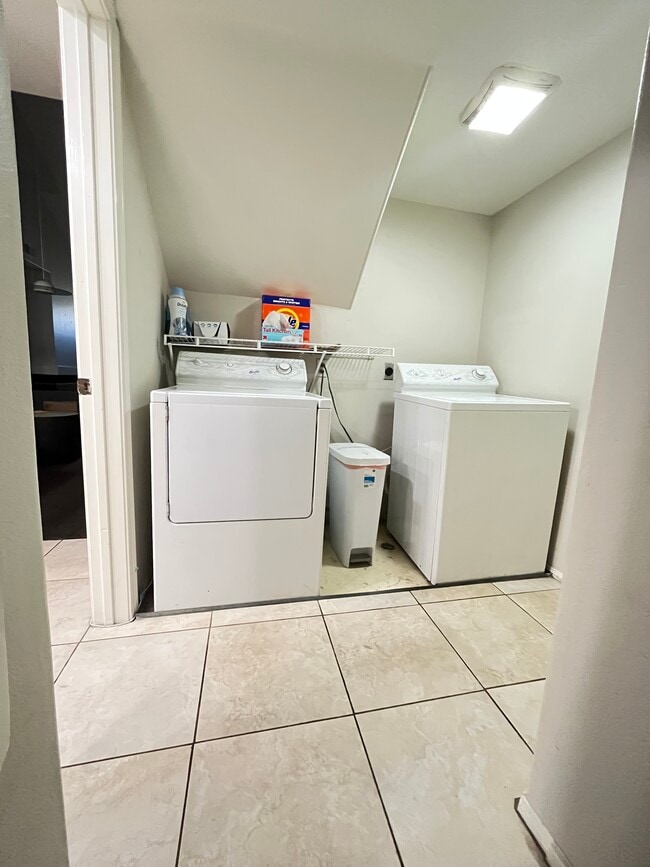 Building Photo - 13383 Savanna