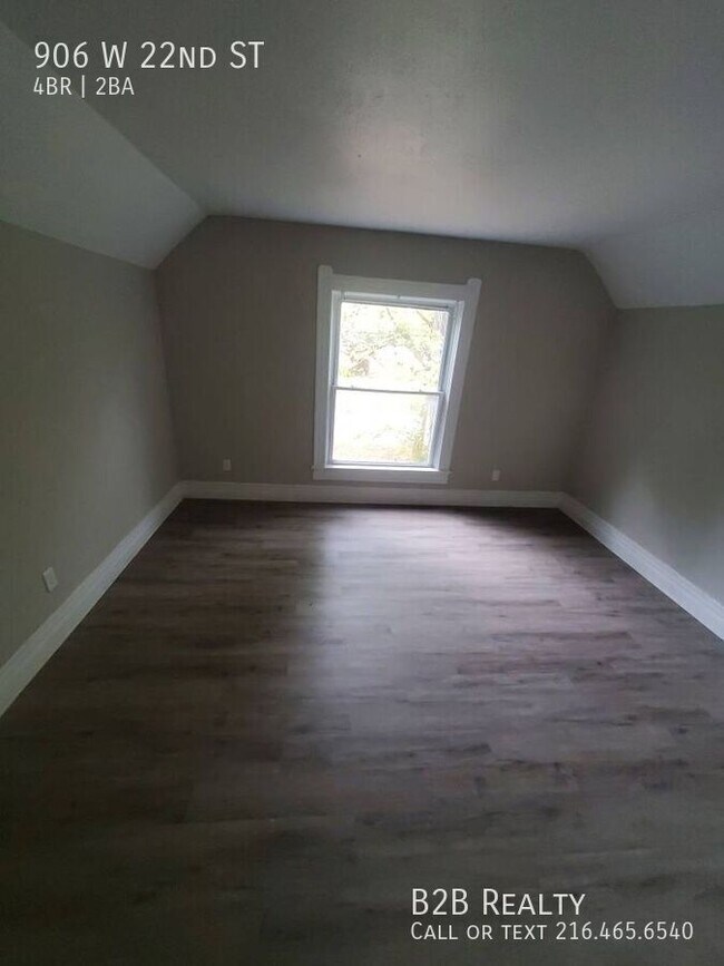 Foto del edificio - 906 W 22nd St