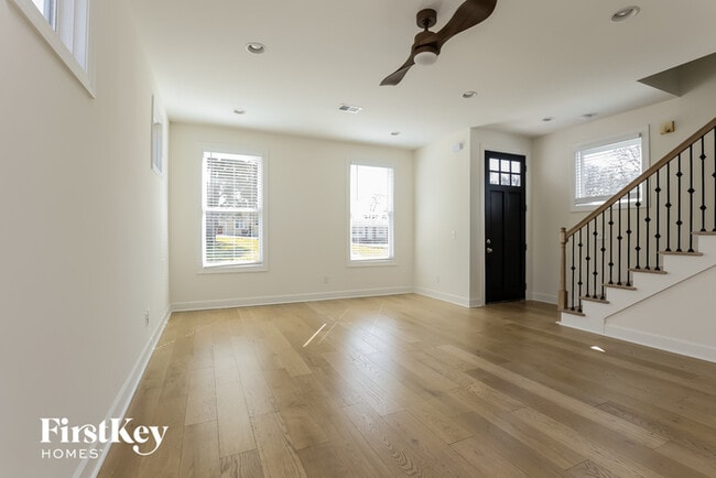 Building Photo - 4047 Cedar Cir