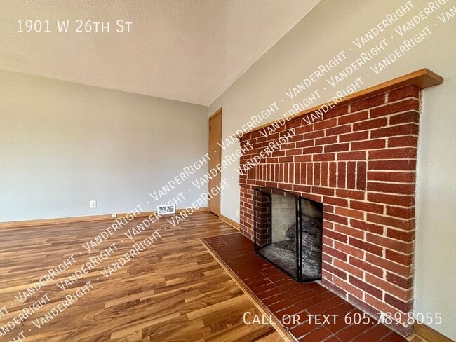 Building Photo - 1901 W 26th St