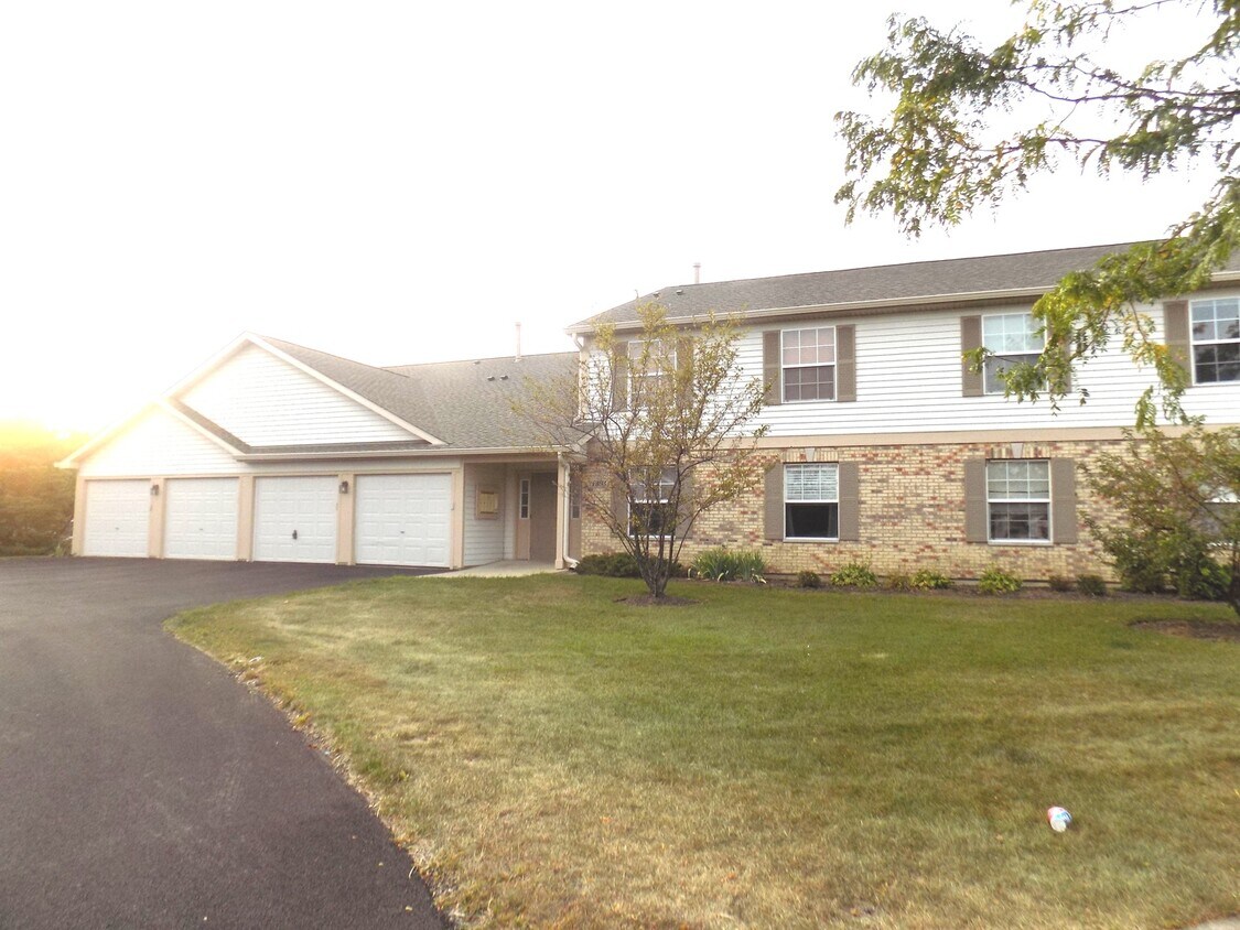 Foto principal - 1303 N Red Oak Cir