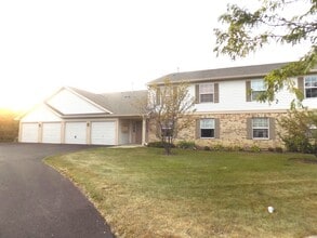 Building Photo - 1303 N Red Oak Cir