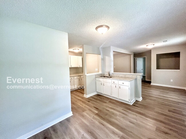 Building Photo - 3727 Kerwin Dr