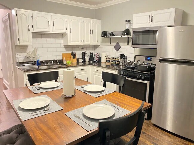 Foto del edificio - 5843 W Gunnison St