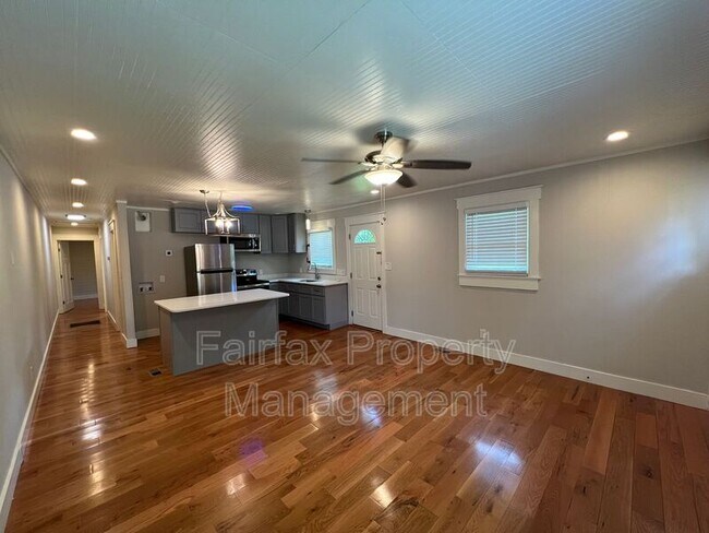 Foto del edificio - 1210 Gearwood Ave