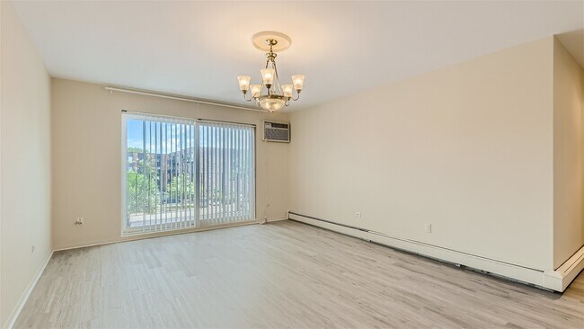 Building Photo - 8936 N Parkside Ave