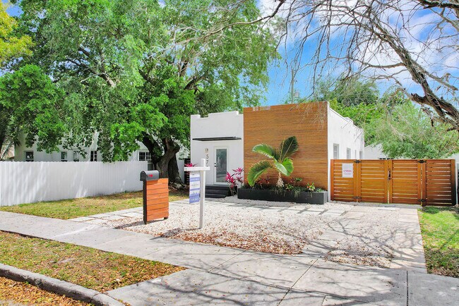 Foto del edificio - 570 NW 48th St