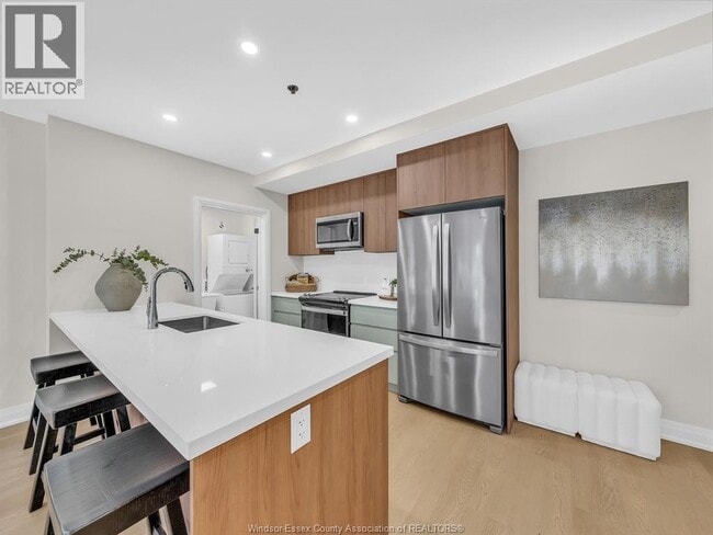 Building Photo - 11646 Tecumseh Rd E