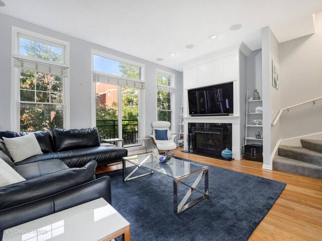 Foto del edificio - 813 W University Ln