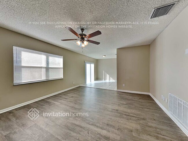 Building Photo - 234 Regal Park Dr