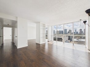 Building Photo - 5001 Woodway Dr