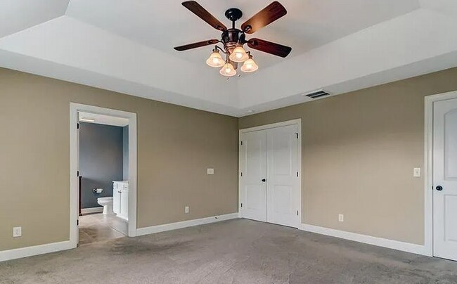 Building Photo - EXCELLENT LOCATION! 5 Bedroom home in gate...