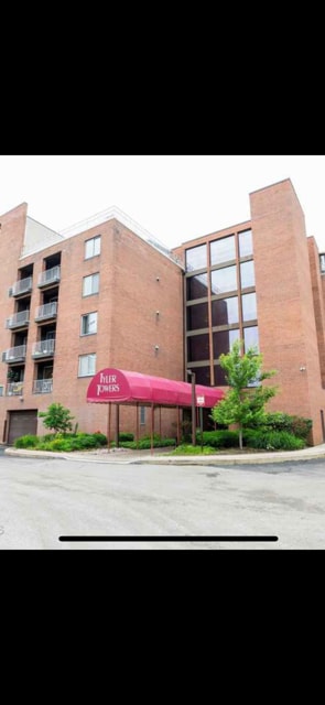 Building Photo - 1450 Plymouth Ln