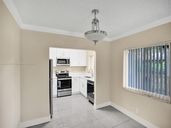 Foto del edificio - 920 SW 28th St