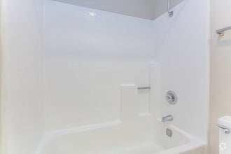 2 BR, 2 BA - 884 SF - Park Bonita
