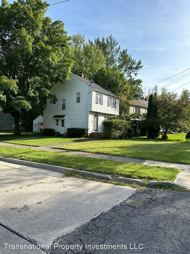 3 br, 1.5 bath House 4050 Bluestone Rd. House Rental in South