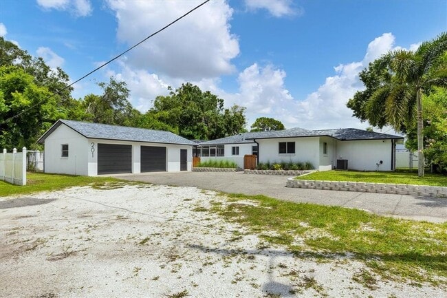 Building Photo - 201 Honore Ave