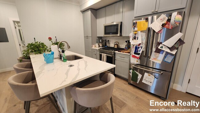 Foto del edificio - 32 Cummins Hwy