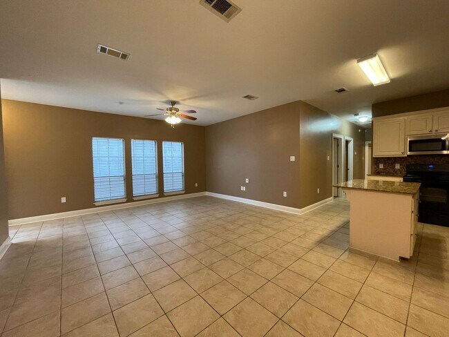 Building Photo - 3 bedroom house off Old Hammond Hwy near M...