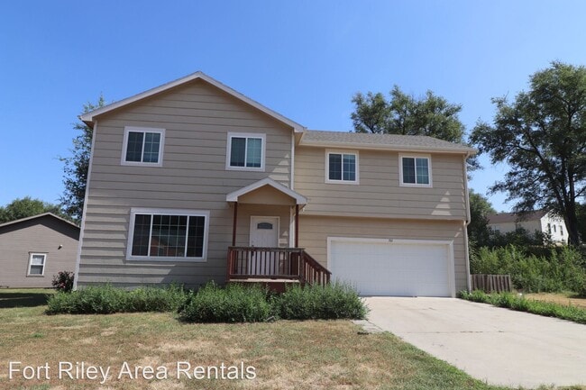 Building Photo - 4 br, 3.5 bath House - 701 S. Clay St