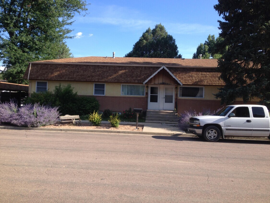 Primary Photo - 616 Eaton St