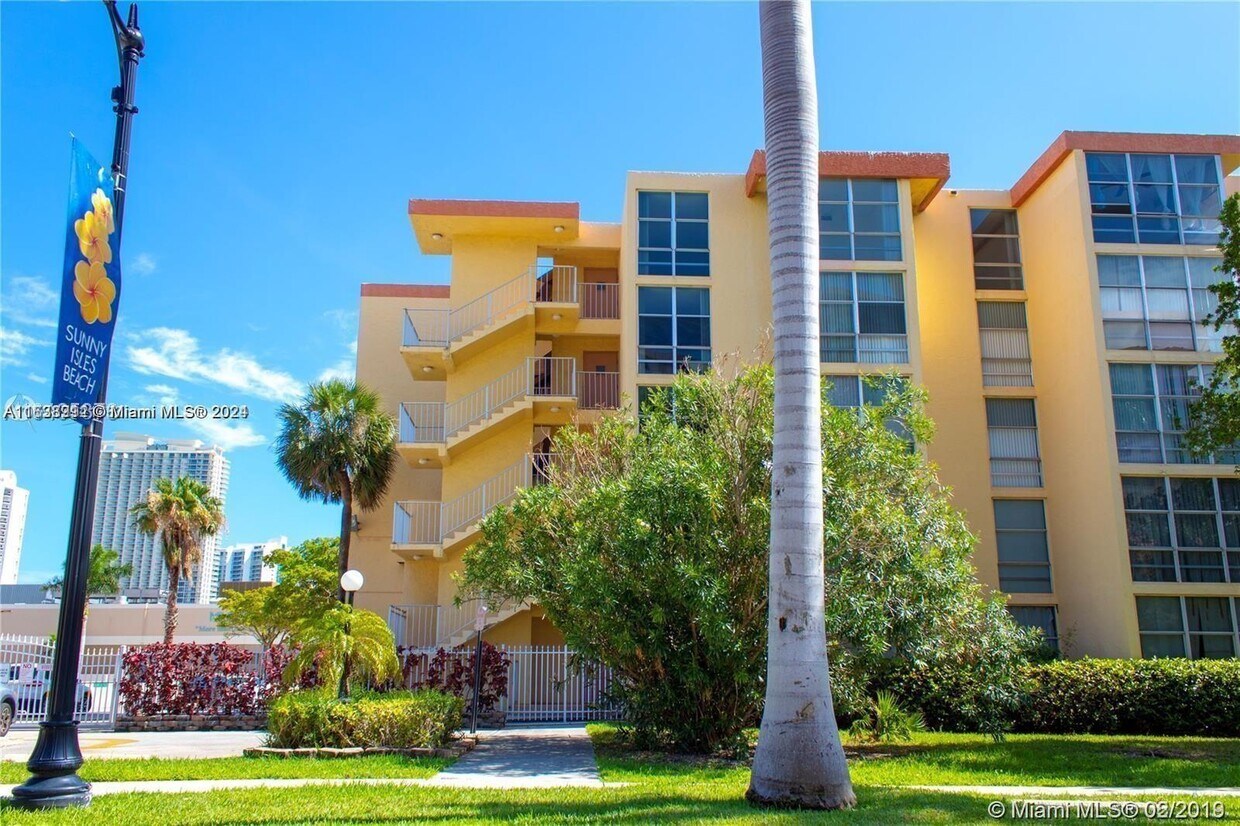 Foto principal - 200 172nd St