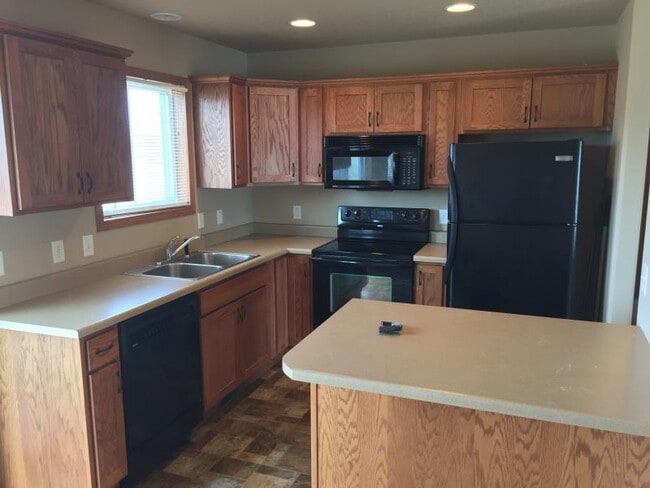 Building Photo - 1723 Torrey Pines Dr