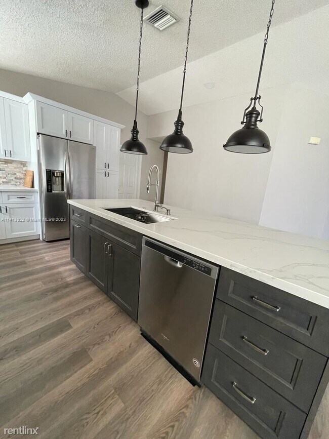 Foto del edificio - 3 br, 2 bath House - 1201 NW 170th Ave