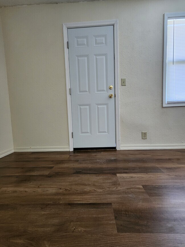 Foto del edificio - 1415 NW Carden Ave