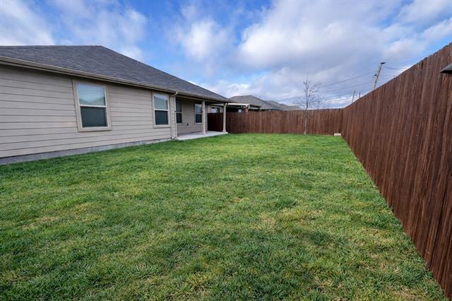 Building Photo - 404 Beekeeper Dr