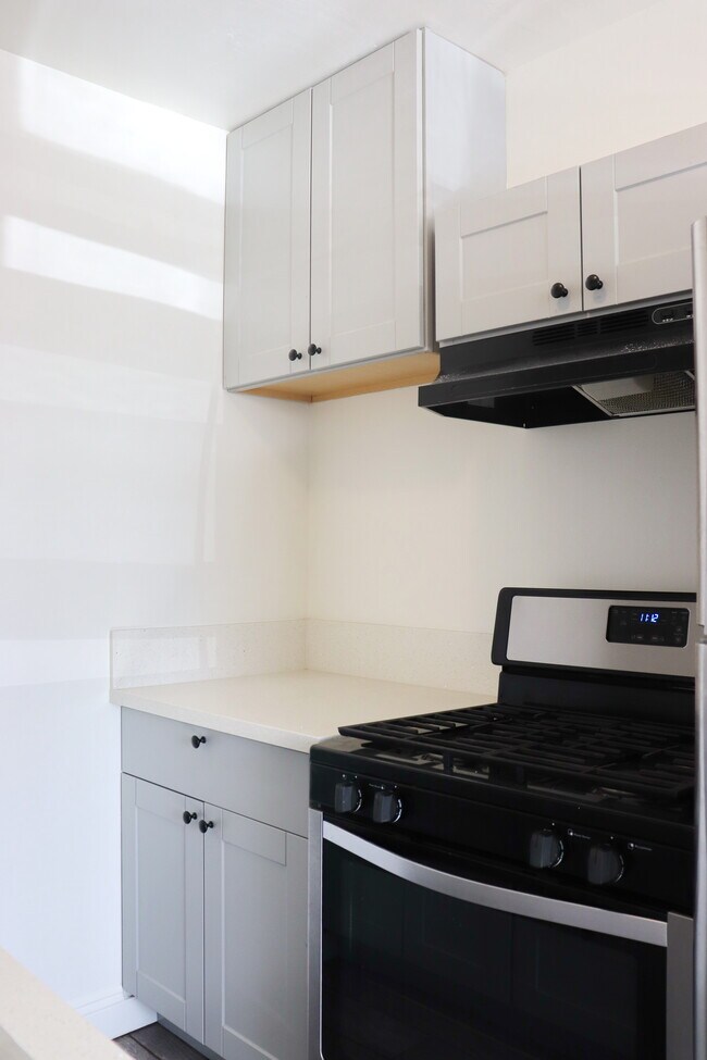 Foto del edificio - 2280 S Barrington Ave