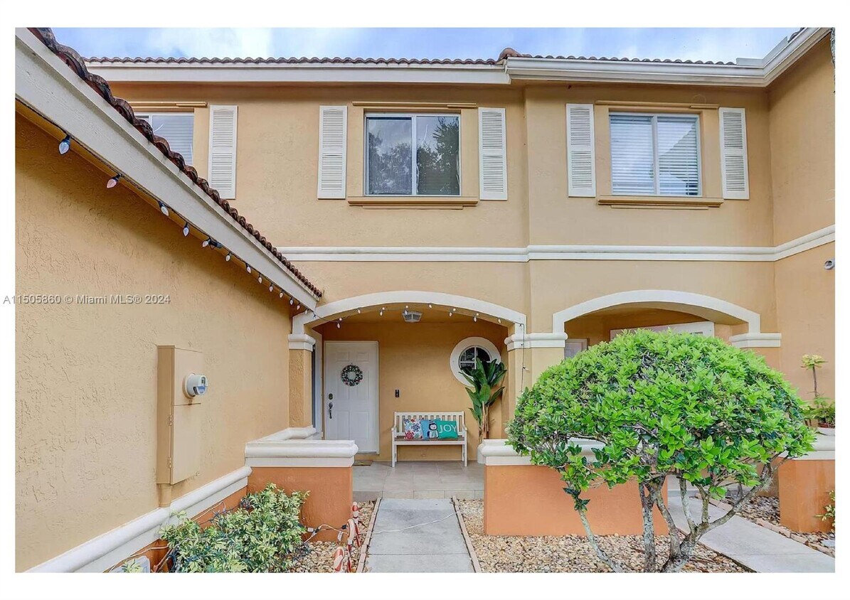 Foto principal - 6159 Eaton St