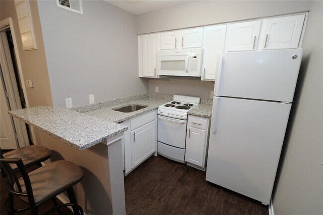 Foto del edificio - 9831 Walnut St