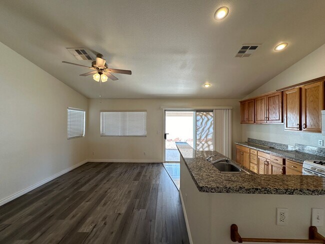 Building Photo - APACHE TRAILS