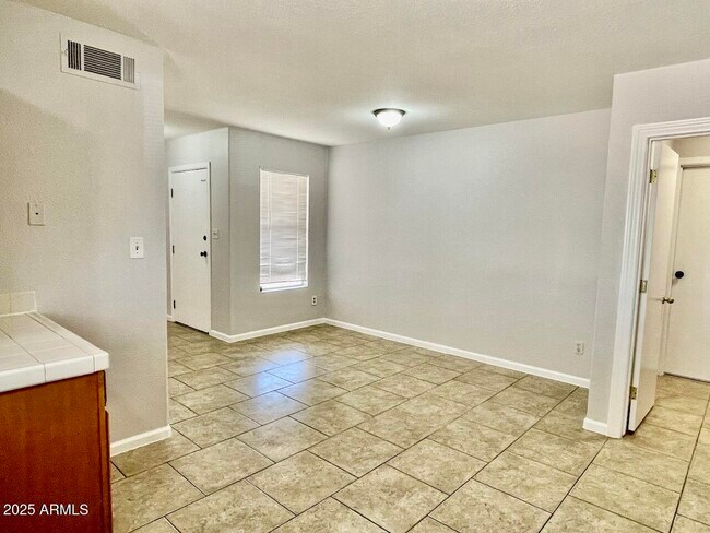 Foto del edificio - 14823 N 60th Ave