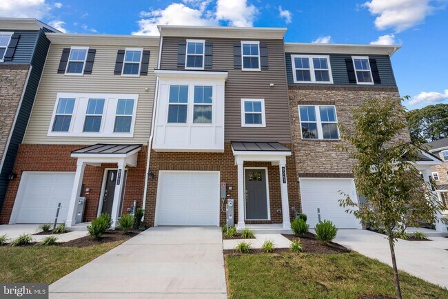 Building Photo - 8263 Longford Rd